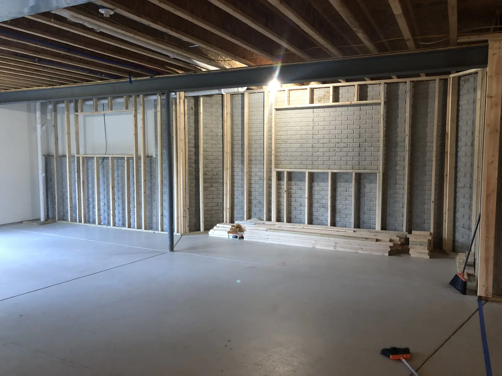TV wall before — framing with the TV niche