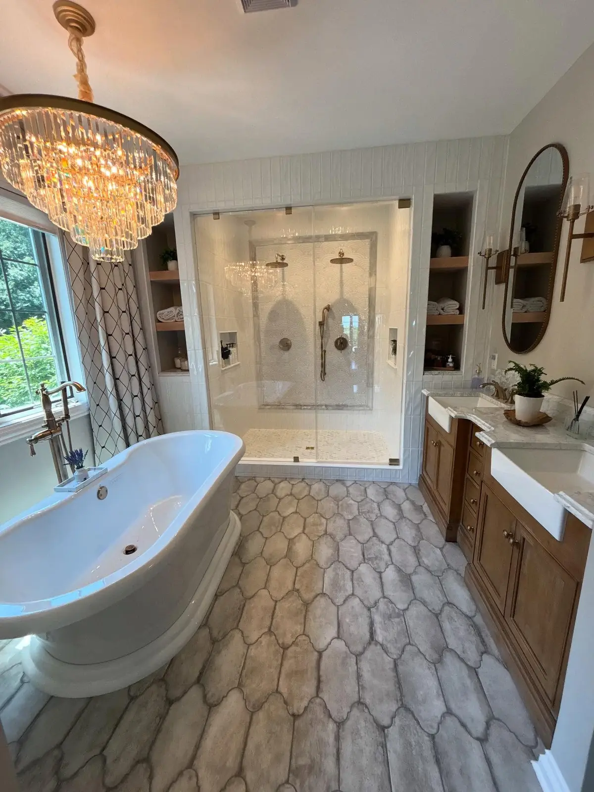 The primary bath from the doorway